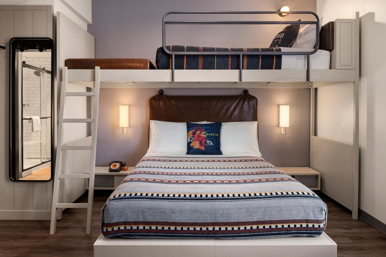 Moxy Omaha Downtown Hotel Екстериор снимка