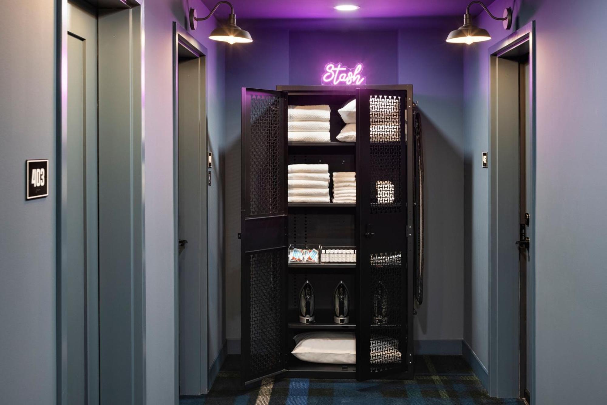 Moxy Omaha Downtown Hotel Екстериор снимка