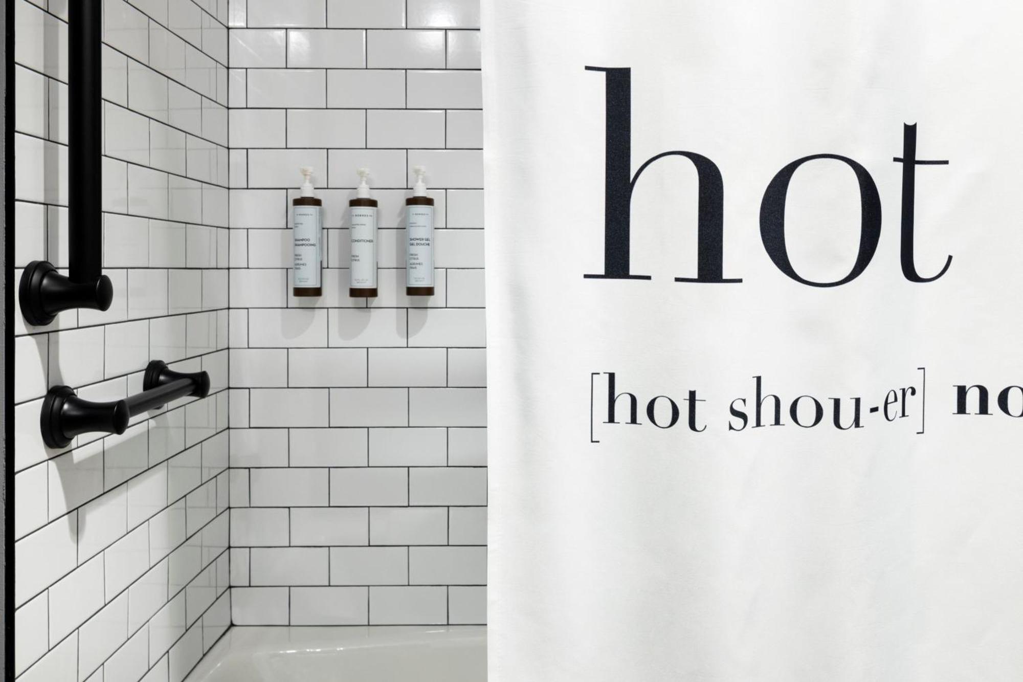 Moxy Omaha Downtown Hotel Екстериор снимка