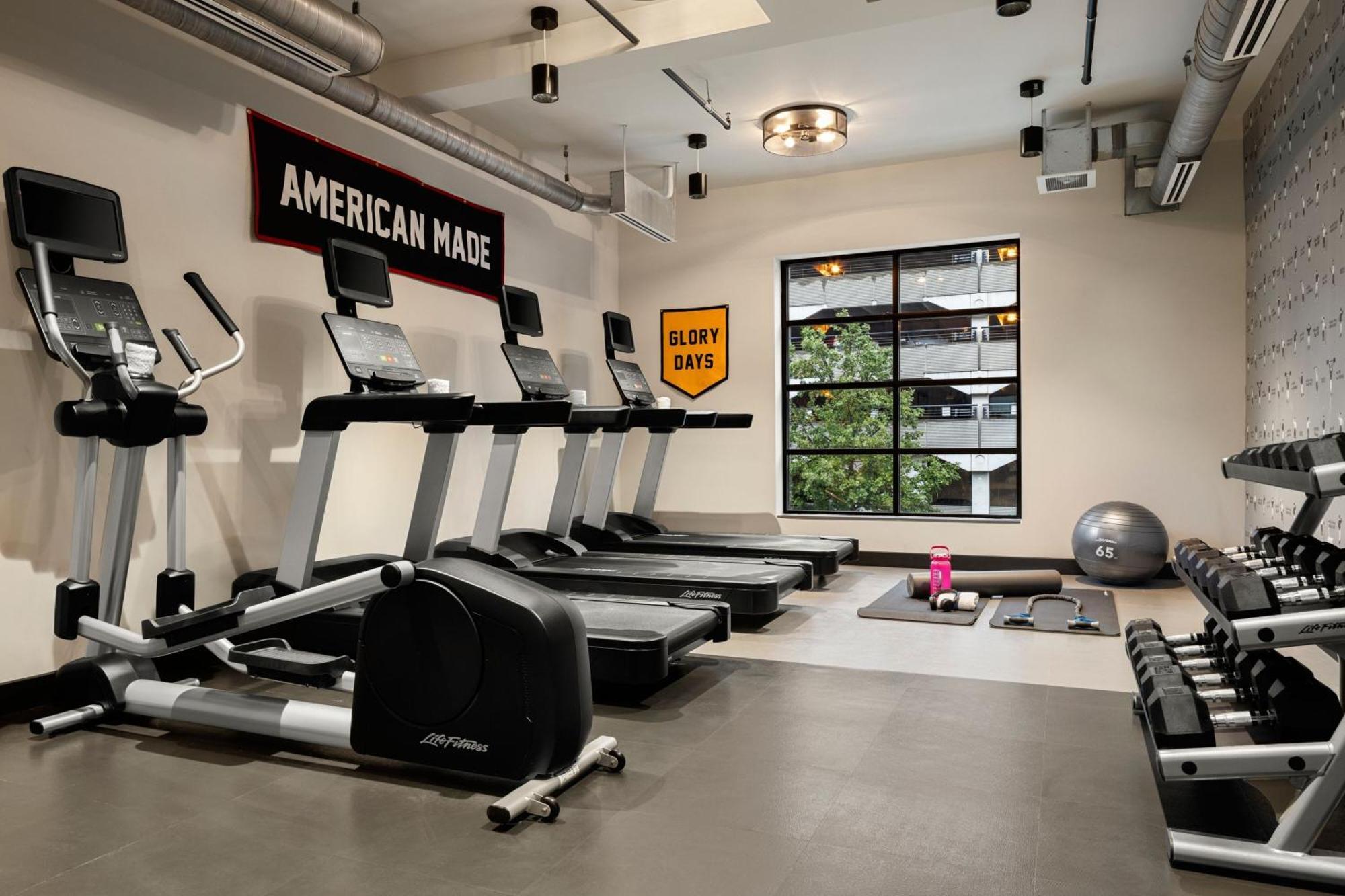 Moxy Omaha Downtown Hotel Екстериор снимка