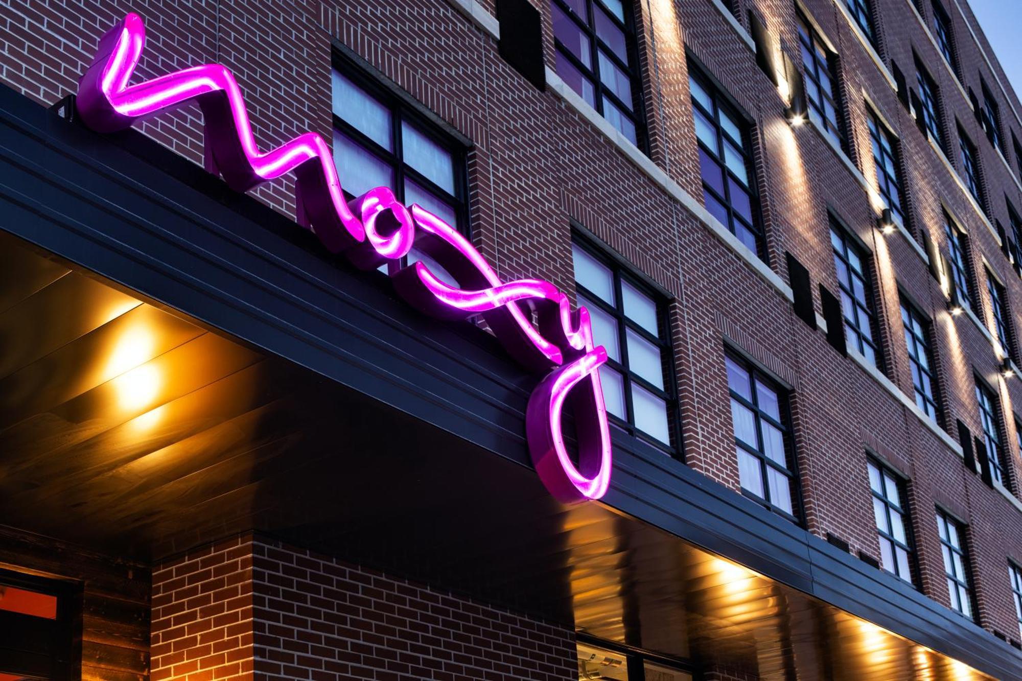 Moxy Omaha Downtown Hotel Екстериор снимка